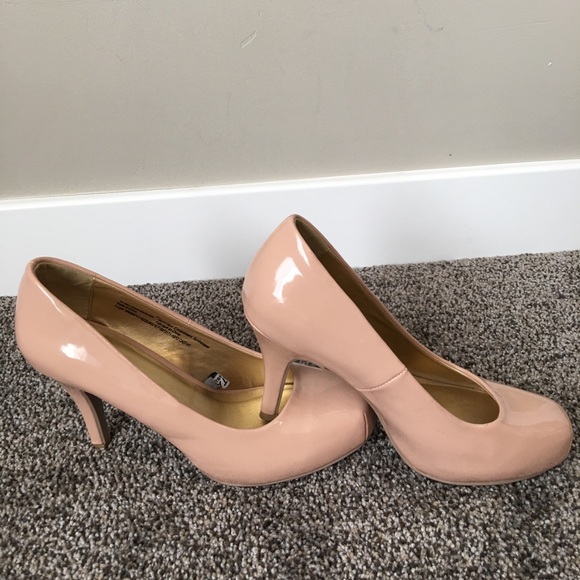 Platform shoes. - Picture 2 of 2